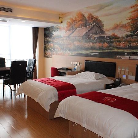 Thank Inn Plus Hotel Sichuan Neijiang Hongxing Red Star Macalline Dış mekan fotoğraf