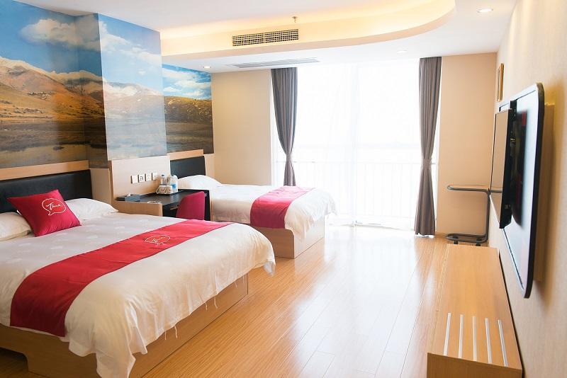 Thank Inn Plus Hotel Sichuan Neijiang Hongxing Red Star Macalline Dış mekan fotoğraf