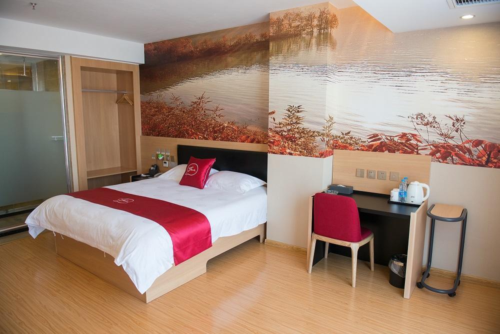Thank Inn Plus Hotel Sichuan Neijiang Hongxing Red Star Macalline Dış mekan fotoğraf